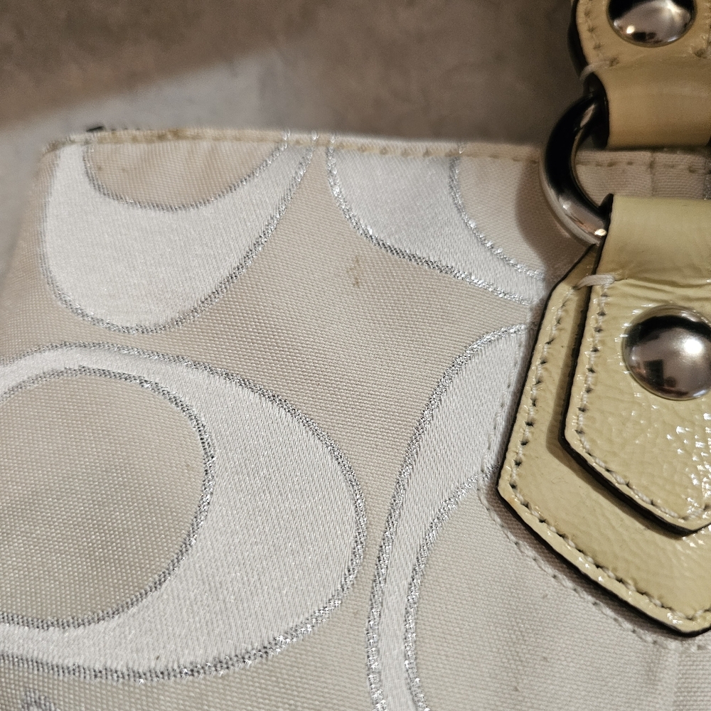 Coach Cream Signature Tote Bag - Picture 11 of 15